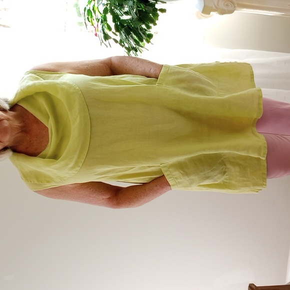 Match Point Linen Chartreuse Sleeveless Tunic - Picture 2 of 5